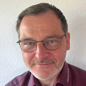 Mike Thiemer Portrait von Mike Thiemer